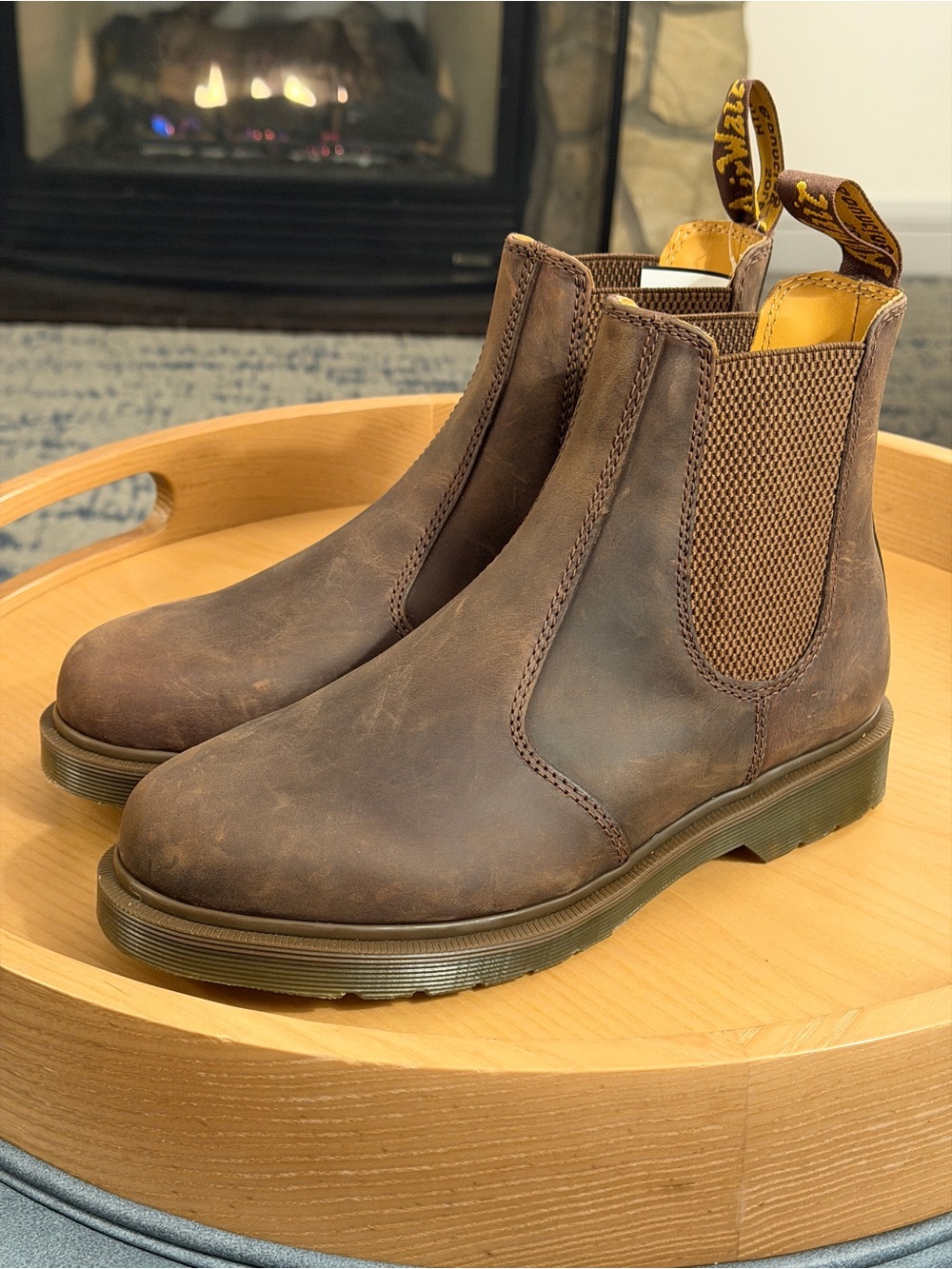 NWT Dr Martens 2976 Plain Welt Crazy Horse Chelsea Boots US Women 8 / Men 7
